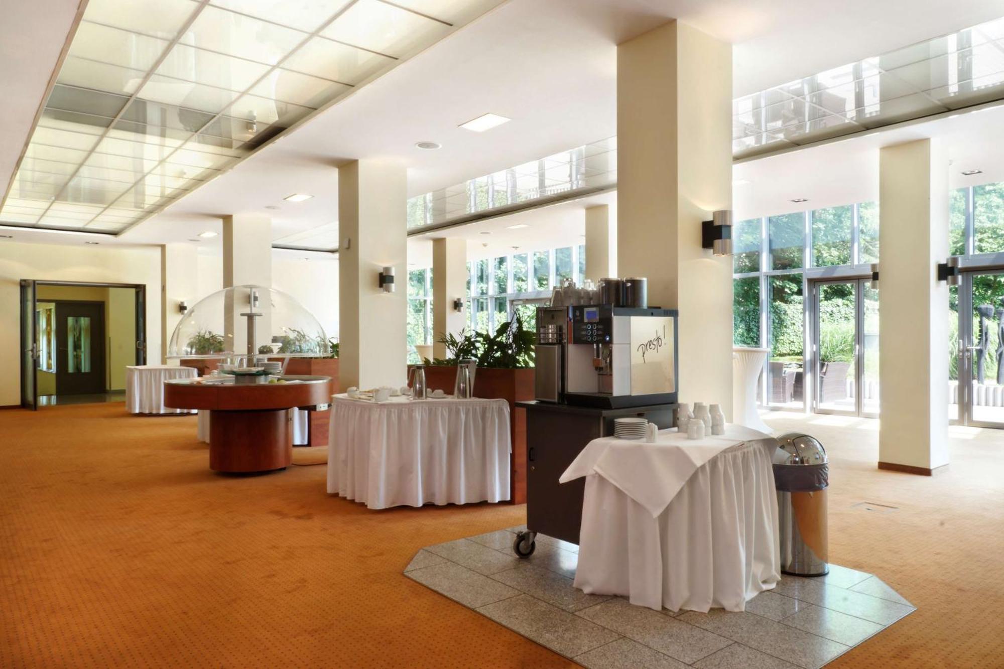 Best Western Macrander Hotel Дрезден Екстериор снимка